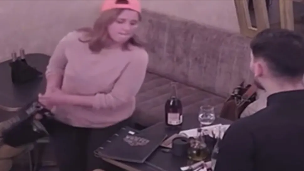Bătaie în bar. O clientă a lovit angajații