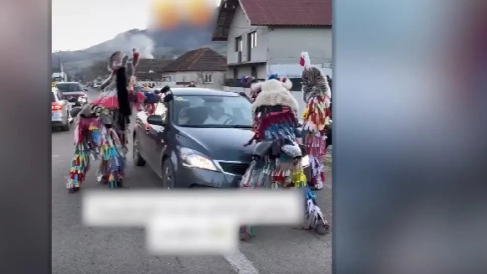 Mașină zgâlțâită de colindătorii nemulțumiți de banii primiți