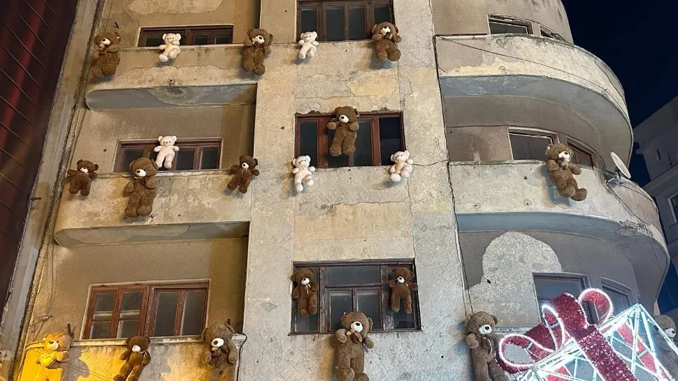Târgul de Crăciun din Constanța stârnește controverse: decorațiunile au lăsat publicul fără cuvinte