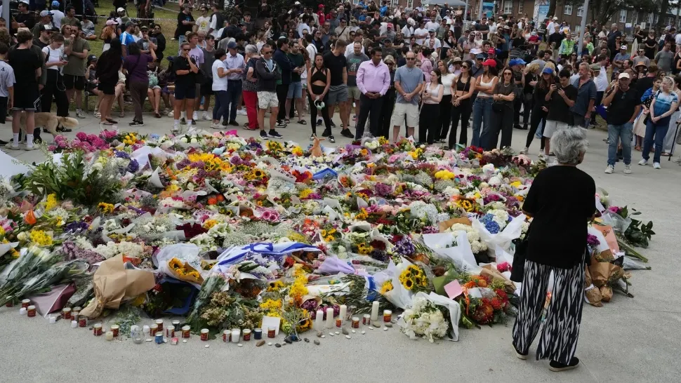 Masacru Australia. Detalii șocante: atacatorii erau tată și fiu. 16 morți și 40 de răniți după atacul armat sângeros/Profimedia