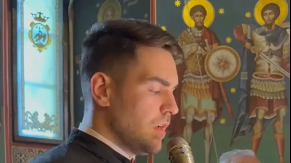 Moment emoționant la Biserica Sfântul Gheorghe‑Nou. Vocea a cărei cântare oprește agitația orașului – VIDEO