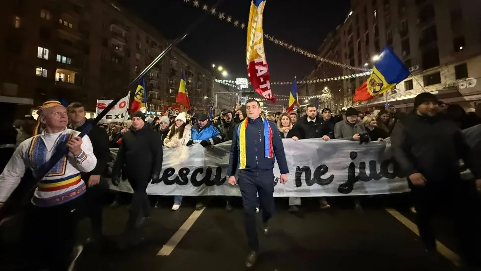 Mesajul AUR după protestul uriaș din Piața Victoriei: „România aparține românilor!”/ Foto: Facebook