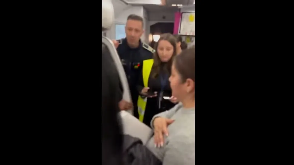 Scandal la bordul unui zbor Wizz Air. Doi pasageri, evacuați după ce același loc ar fi fost vândut de două ori