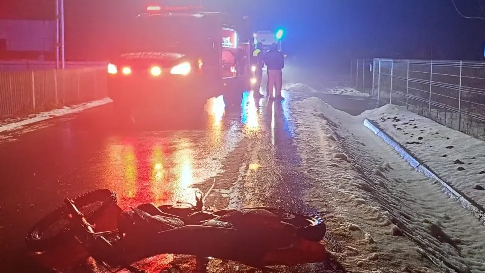 Accident grav între două motociclete conduse de doi minori, în Suceava. Adolescent de 16 ani, în stare critică.