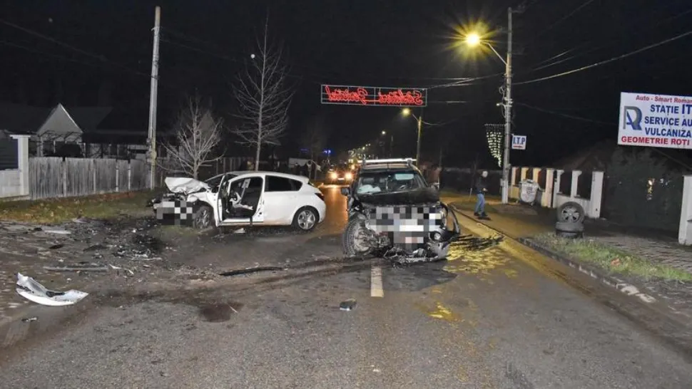 Accident grav în Roman: șase persoane, inclusiv doi minori, printre victime după o coliziune între trei mașini