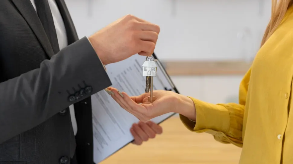 Doi escroci au transformat Bucureștiul în teren de vânătoare imobiliară