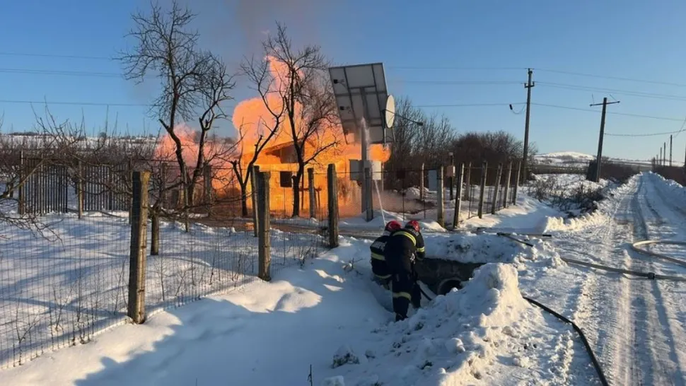 Incendiu la o staţia de reglare-măsurare a gazelor naturale din Mureș. FOTO: ISU