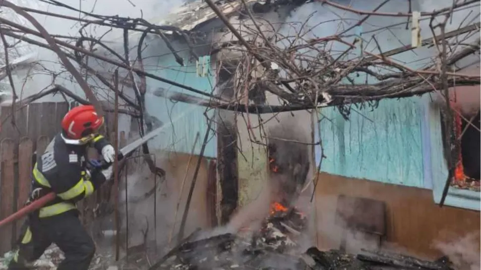 Incendiu într-o gospodărie din județul Botoșani. FOTO: ISU Botoșani