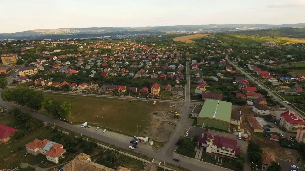 O comună din România crește mai repede decât un oraș mare: investiții uriașe și populație spre 100.000