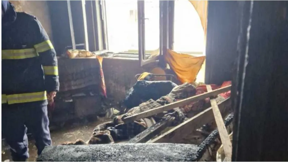 O femeie a murit intoxicată cu fum, în urma unui incendiu. FOTO: ISU Hunedoara