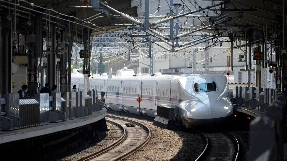 Circulație feroviară paralizată la Tokyo după un incendiu pe liniile de tren: mii de călători, afectați/ Profimedia