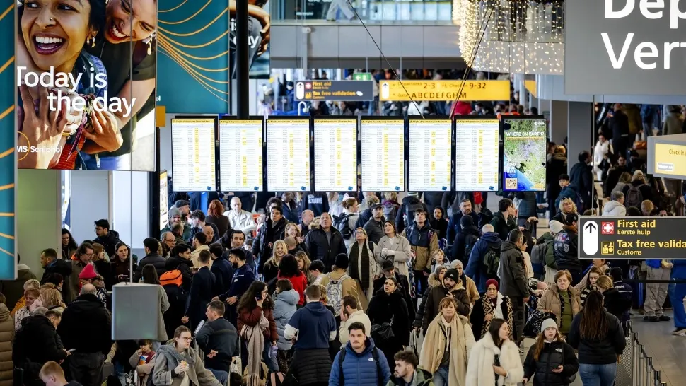 Haos în Europa; sute de zboruri anulate pe Aeroportul Schiphol din Amsterdam din cauza vremii de iarnă