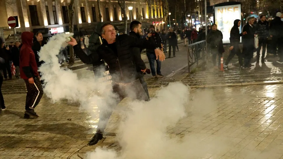 În urma protestelor au fost arestate cel puțin 25 de persoane. Foto/Profimedia