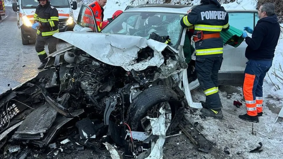 Accident grav pe DN 14, în județul Mureș: două femei au rămas încarcerate. Imagini șocante după impactul violent