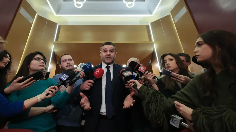 Ciprian Ciucu se spală pe mâini de craterele de pe șosele: pe cine dă vina edilul
