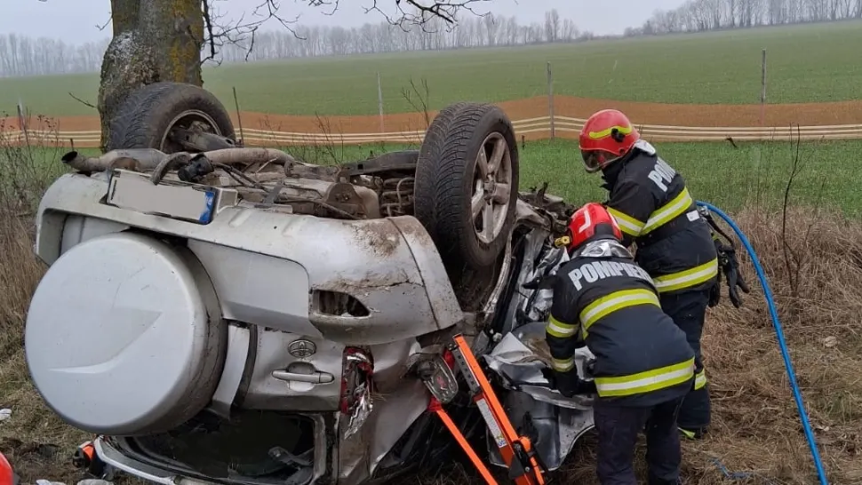 Accident grav în Bihor. Un bărbat a murit, altul transportat de urgență la spital.