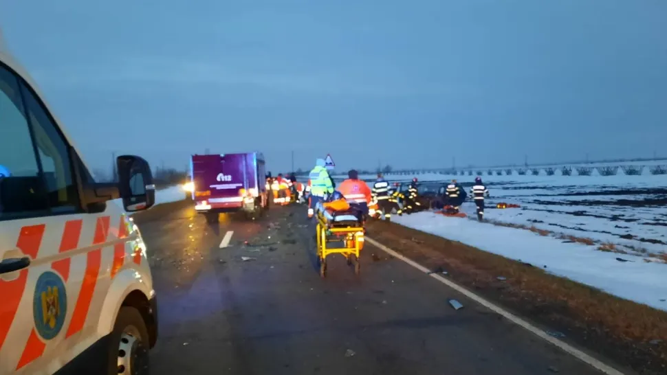 Accident grav în județul Brăila. Două victime în stop cardio‑respirator, trafic blocat pe ambele sensuri - VIDEO