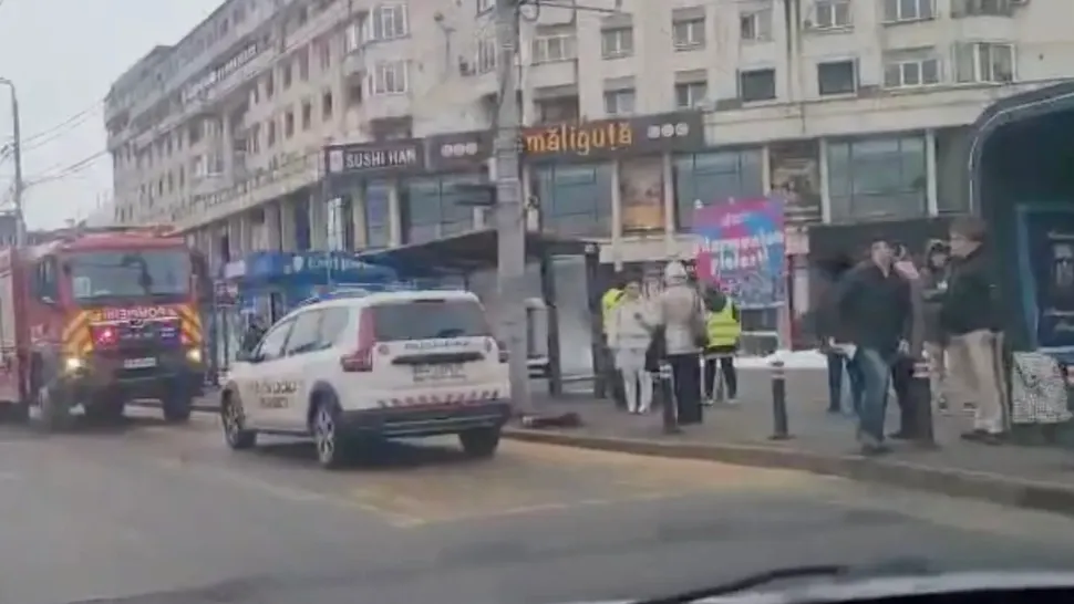 Un bărbat de aproximativ 40 de ani a căzut de pe un bloc din centrul Ploieștiului. Ce l-a salvat.