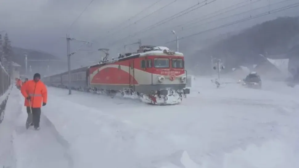 20 de trenuri, anulate de CFR Călători din cauza ninsorilor abundente