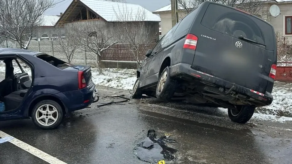 Accident grav în Olt. O femeie și-a pierdut viața, alte patru persoane au ajuns la spital