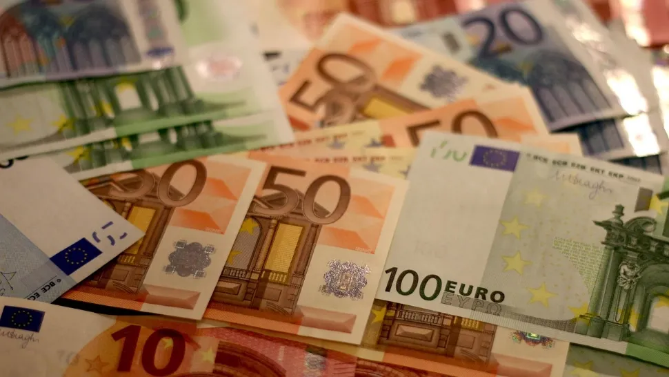 Furt de peste 200.000 de euro. Un român și-a însușit bani de la localul în care lucra