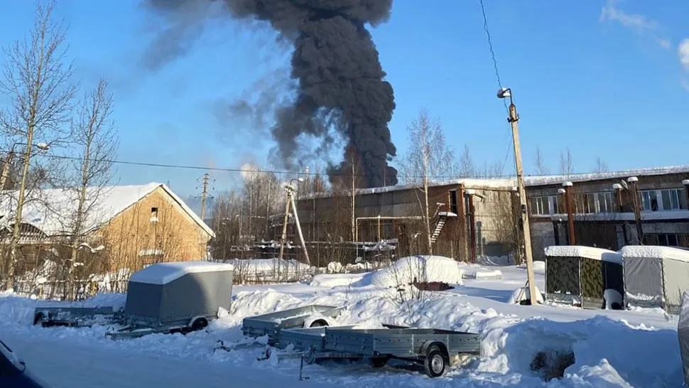 Atac cu drone asupra rafinăriei Lukoil din Ukhta (Republica Komi), situată la aproximativ 2.000 km distanță de Kiev. Foto/MT