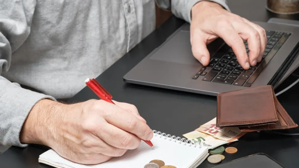 Salariile românilor, printre cele mai mici din UE