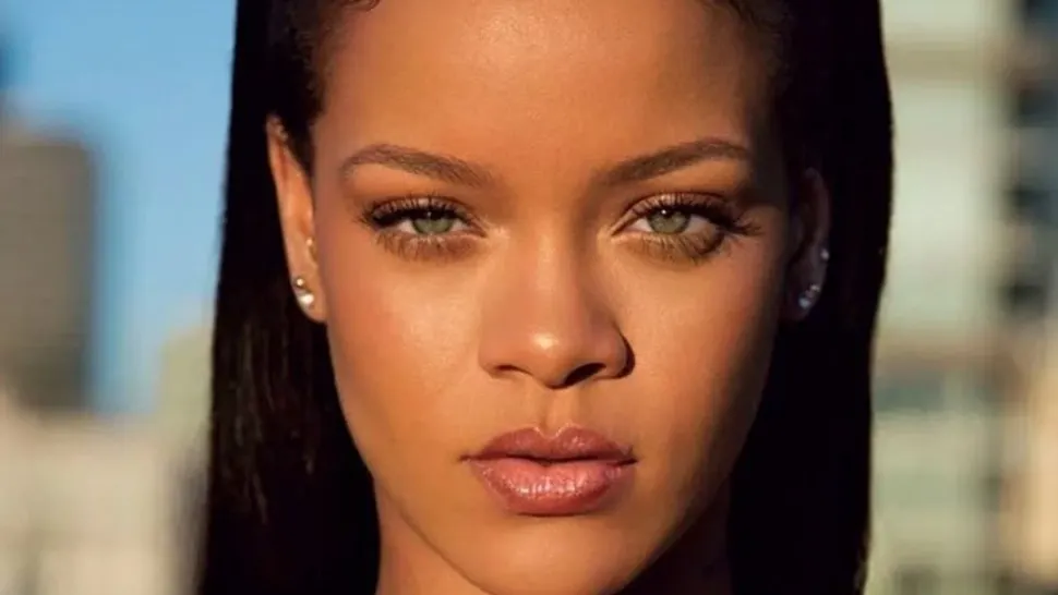 Focuri de armă trase asupra casei starului pop Rihanna din Beverly Hills