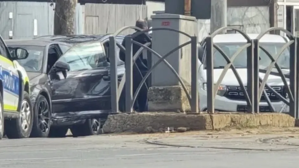 Patru oameni au fost răniți după un accident produs în București. Sursa foto: Infotrafic Facebook