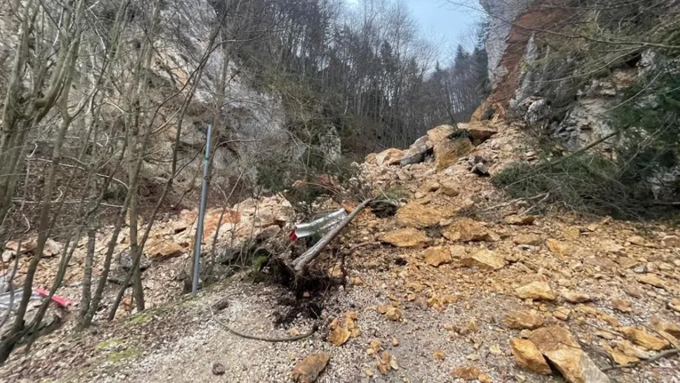 Alunecare de teren într-o zonă turistică din Brașov
