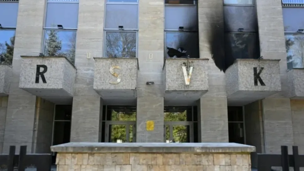 Atac cu cocktail Molotov la „Casa Rusiei” din Praga: suspectul s-a predat poliției cehe
