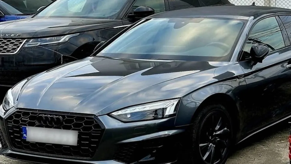 Autoturisme de peste 230.000 de lei, oprite la frontieră.