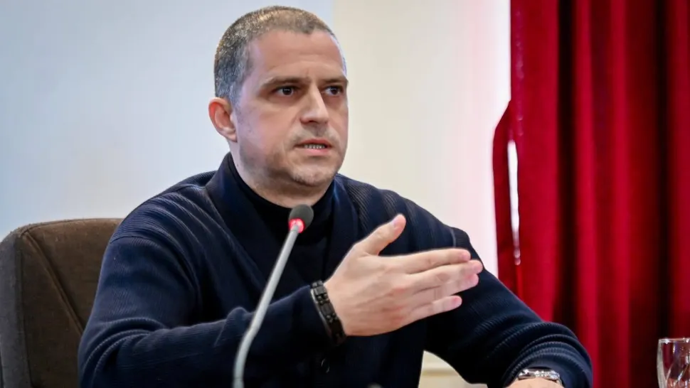 Liderul PSD Sibiu, Bogdan Trif, a lansat un atac fără precedent la adresa premierului Ilie Bolojan. Foto/FB/B TRif
