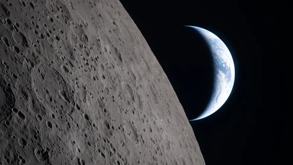 Terra văzută din spatele Lunii (NASA/Profimedia)
