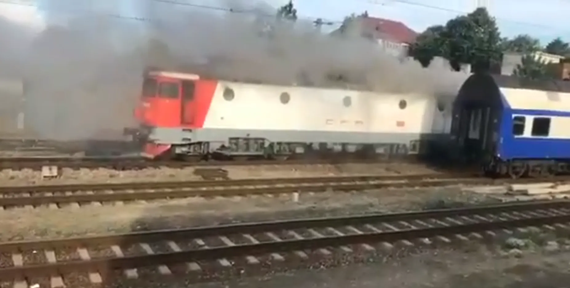 Locomotiva in flacari (foto arhiva)