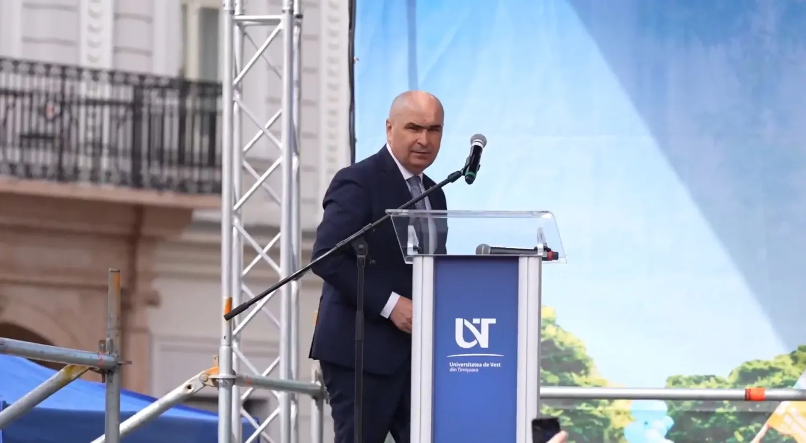 Ilie Bolojan își face campanie la Universitatea de Vest Timișoara. Foto/Captură video