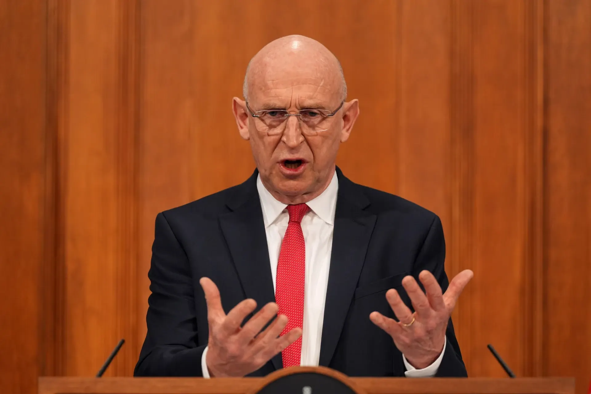 Ministrul Apărării John Healey