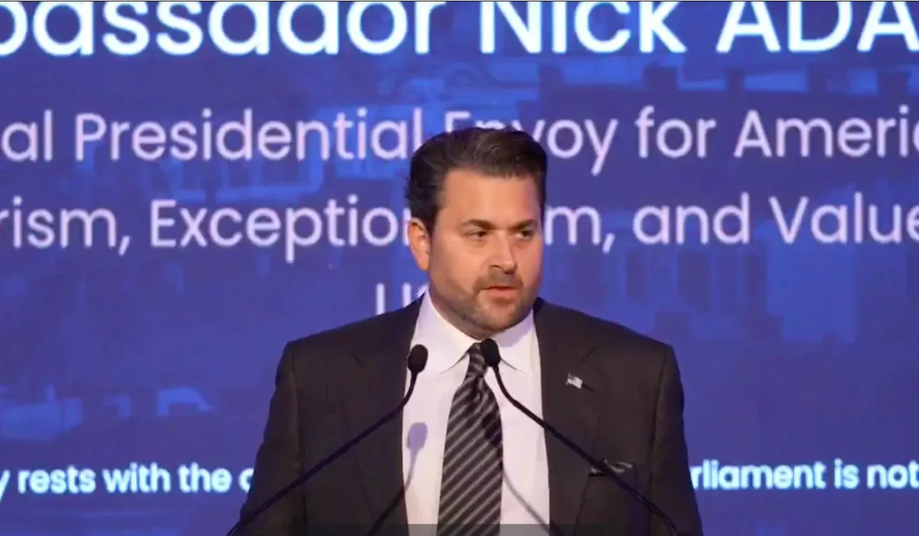  Nick Adams, secretar de stat în Administrația Trump