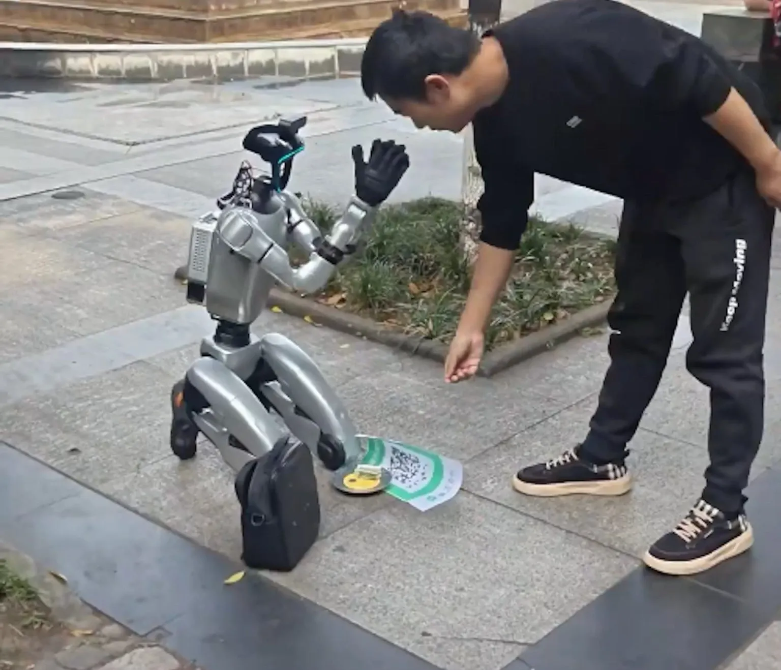 Au apărut roboții cerșetori. 