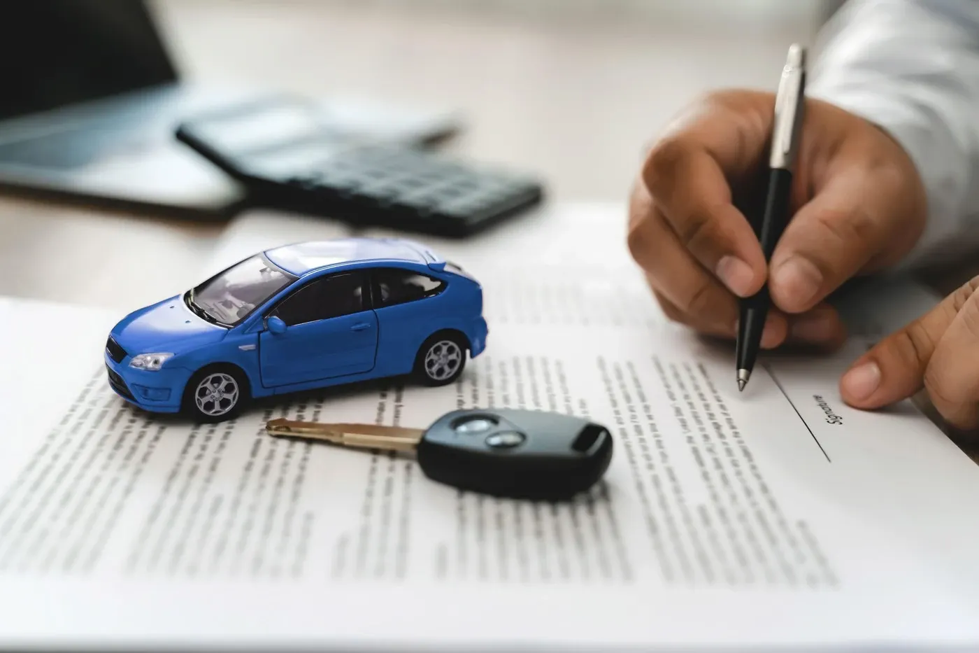 Contract de leasing auto (Profimedia)