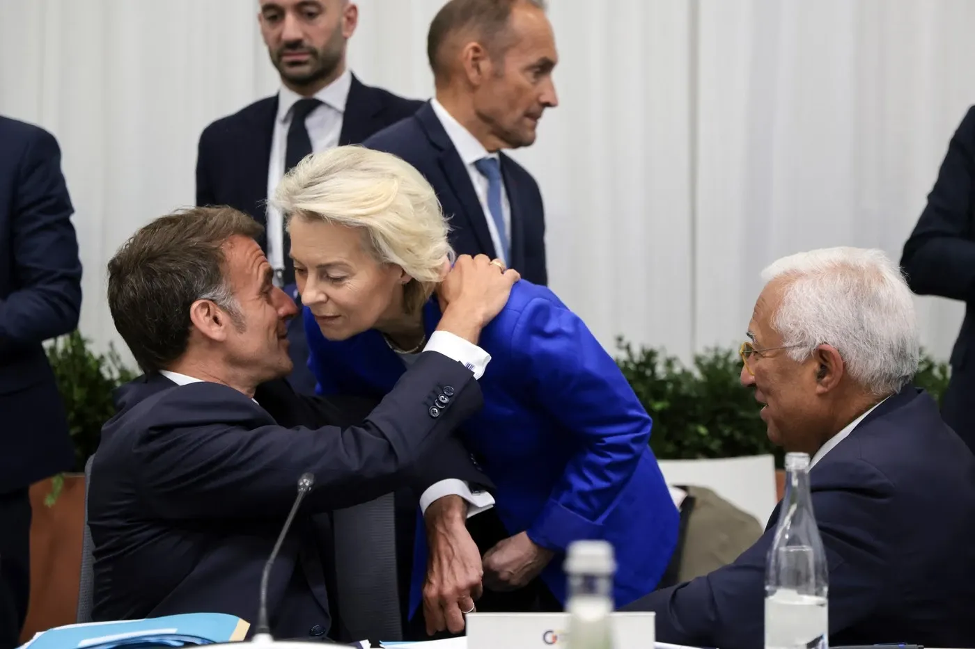 Emmanuel Macron și Ursula von der Leyen (Profimedia)