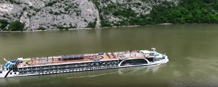 Navă de lux 