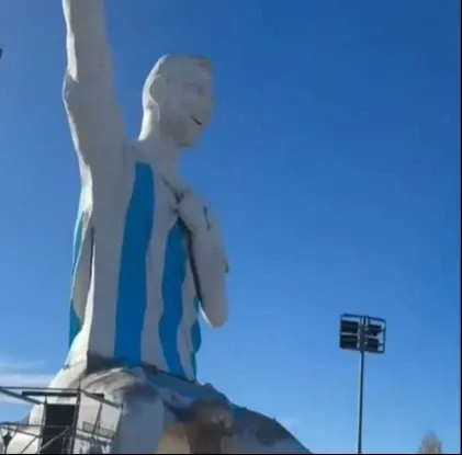 Statuia lui Lionel Messi