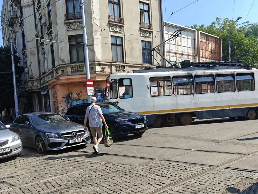 Tramvai pe șine