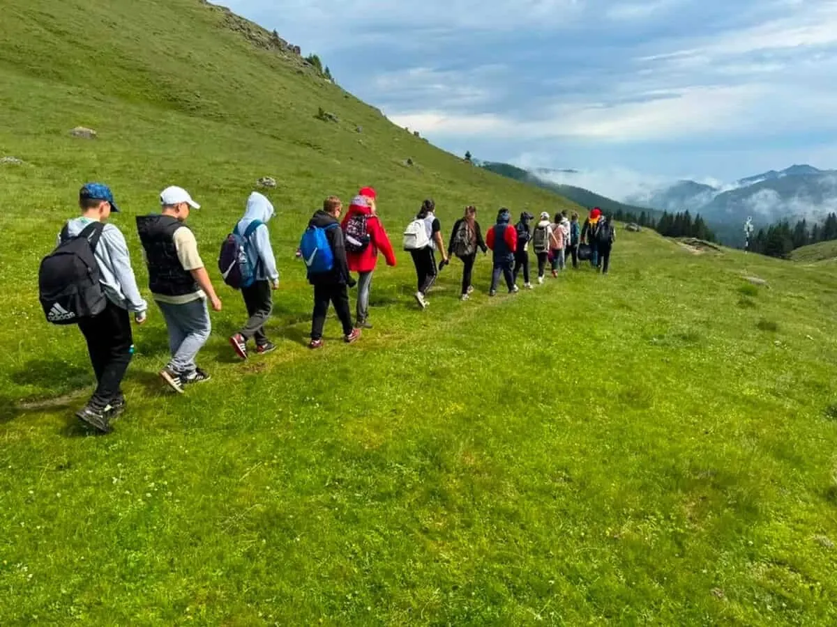 Copii în excursie