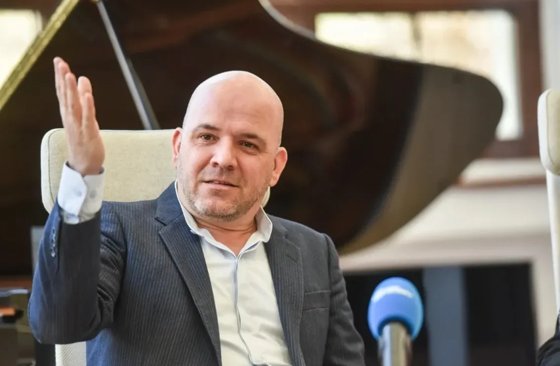 Cristian Lupeș, managerul Filarmonicii sibiene, urmărit penal pentru abuz în serviciu cu obținere de foloase necuvenite. Foto:turnulsfatului.ro