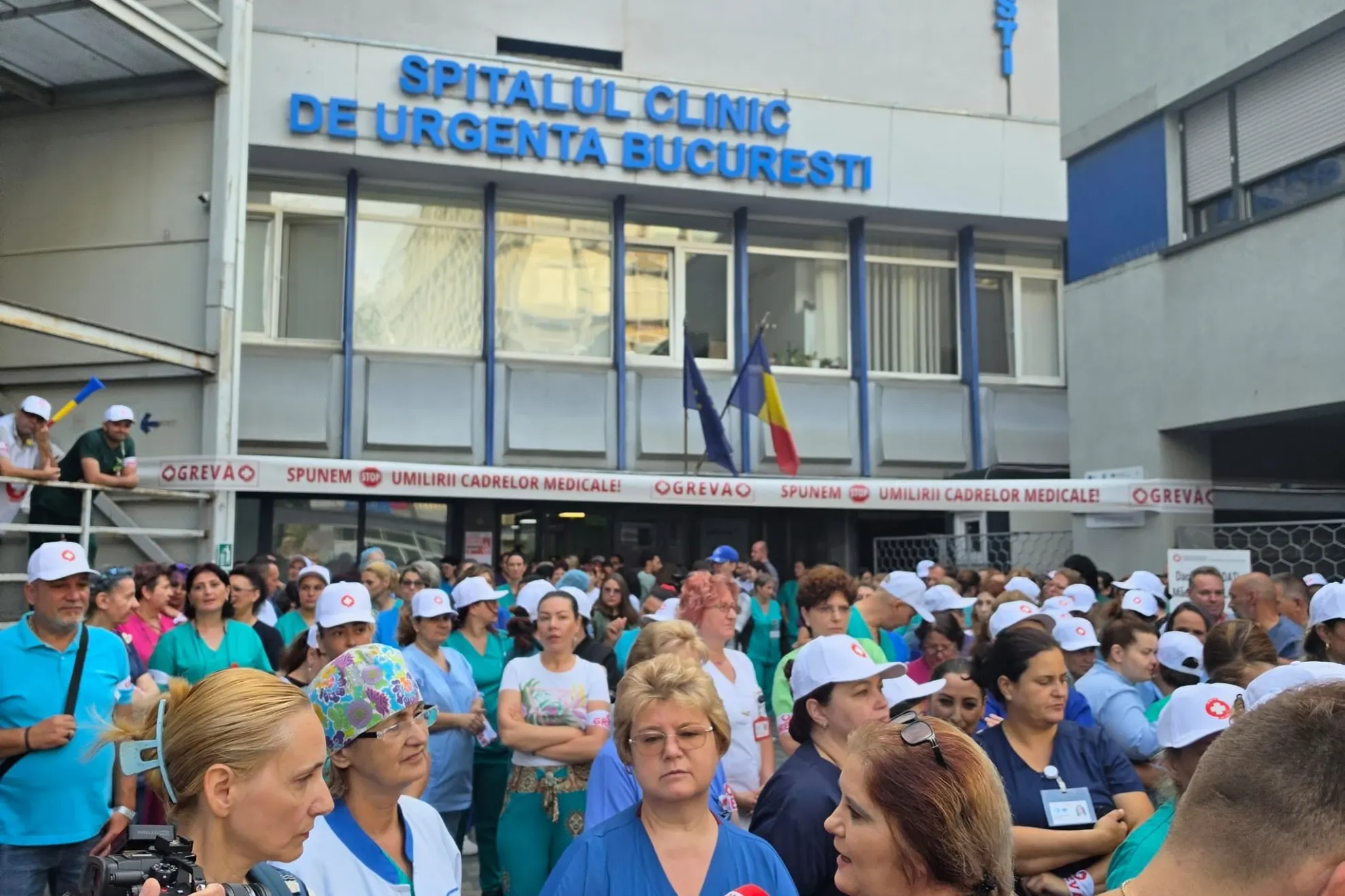 Cadrele medicale continuă protestele