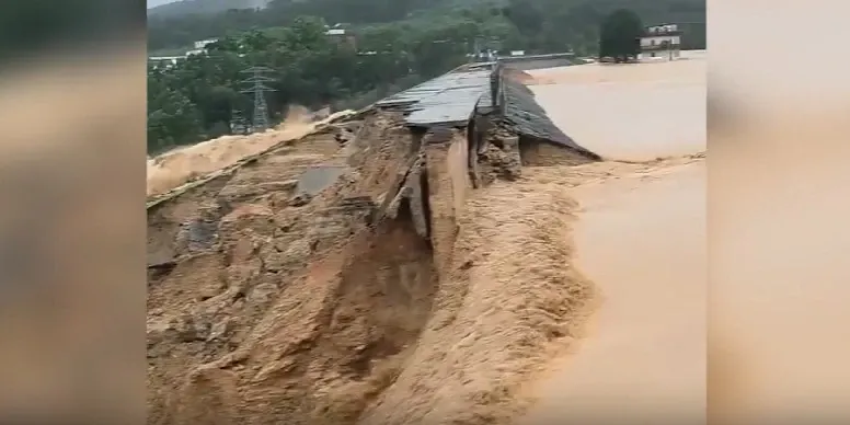 Inundații în China