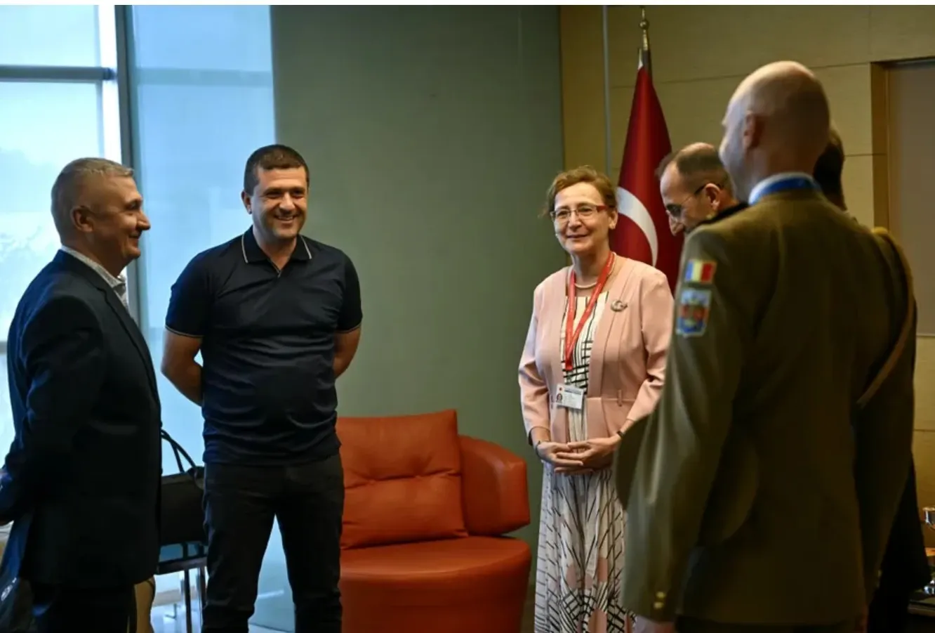 Ministrul Apărării, în tricou la summitul NATO de la Ankara. Foto/Captură video