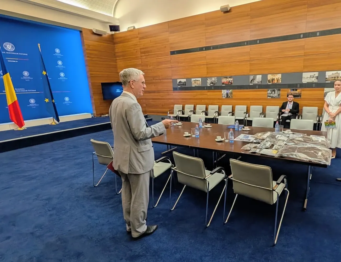 România expulzează un angajat al Ambasadei Rusiei 